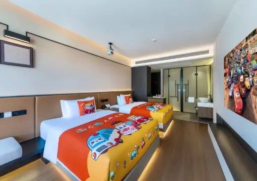 Cars Family Twin Room (Children’s Enclosure + Baby Bed)