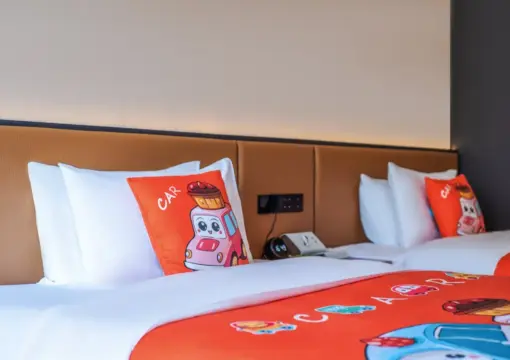 Cars Family Twin Room (Children’s Enclosure + Baby Bed)