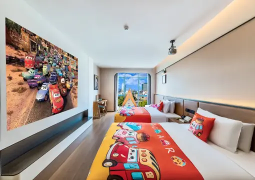 Cars Family Twin Room (Children’s Enclosure + Baby Bed)