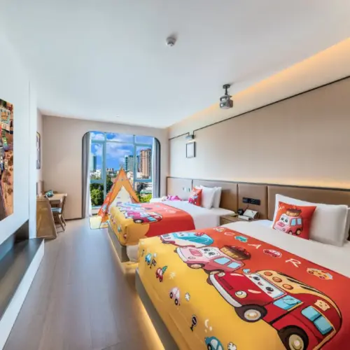 Cars Family Twin Room (Children’s Enclosure + Baby Bed)
