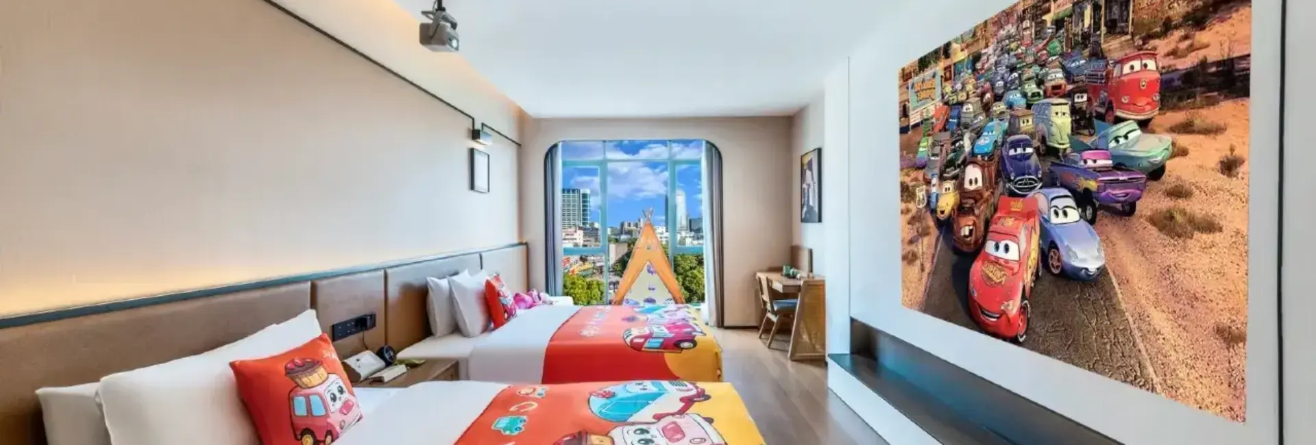 Cars Family Twin Room (Children’s Enclosure + Baby Bed)