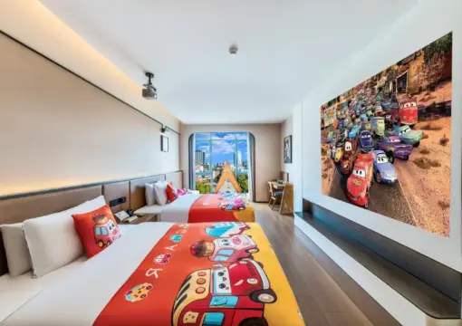Cars Family Twin Room (Children’s Enclosure + Baby Bed)