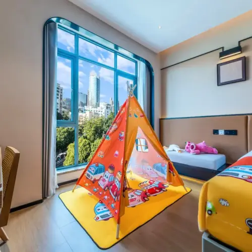 Cars Family Twin Room (Children’s Enclosure + Baby Bed)