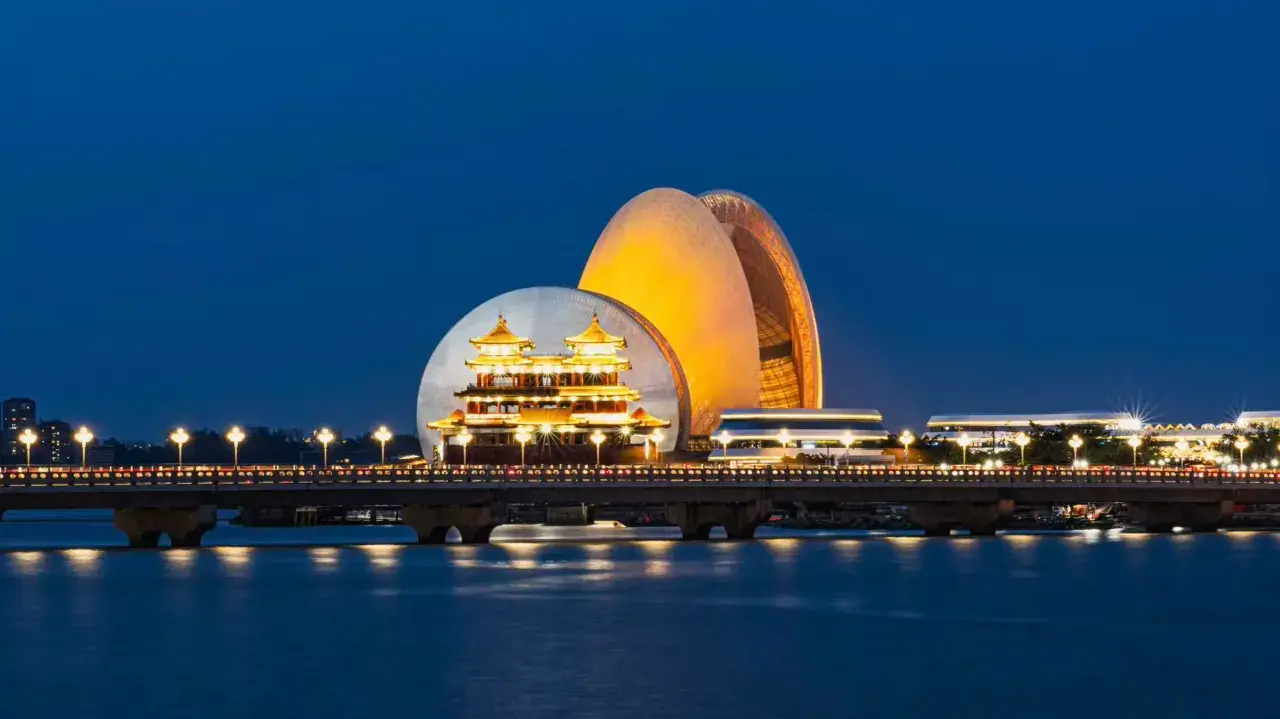 Iconic Attractions Near Palm Music Hotel: Your Ultimate Guide to Zhuhai’s Coastal Treasures